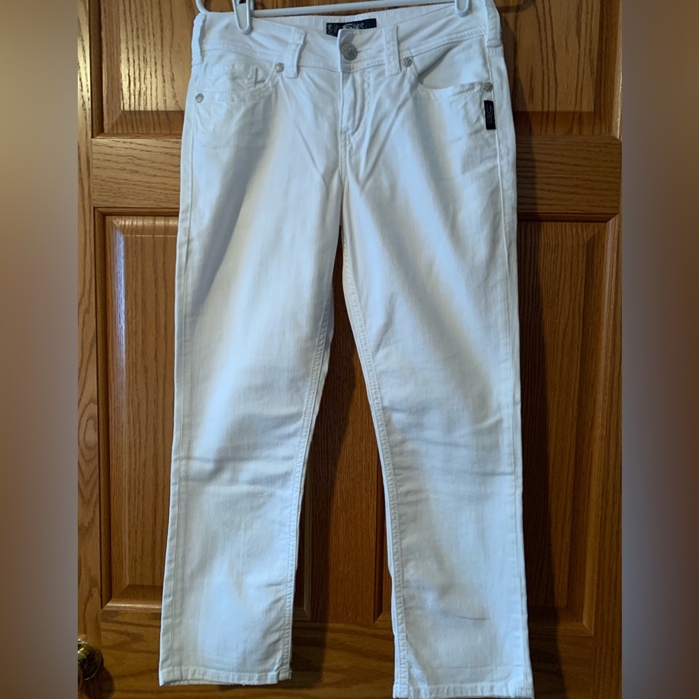 White Silver Jeans brand suki capri jeans